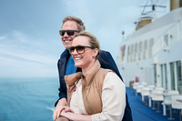 Ein Paar an Bord einer Scandlines-Fähre