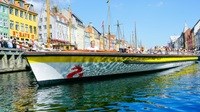 Klassische Kanalrundfahrt in Nyhavn im Sommer